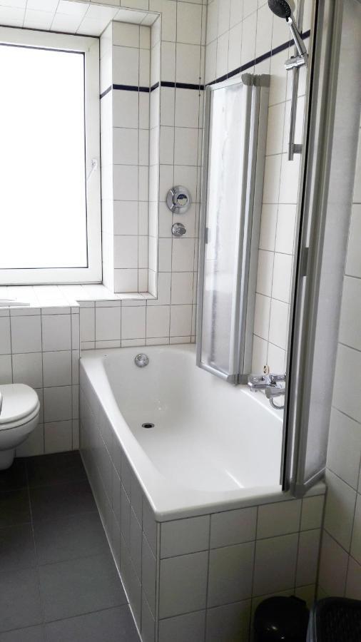 Moderne Ferienwohnung Am Wesertor Kassel Buitenkant foto